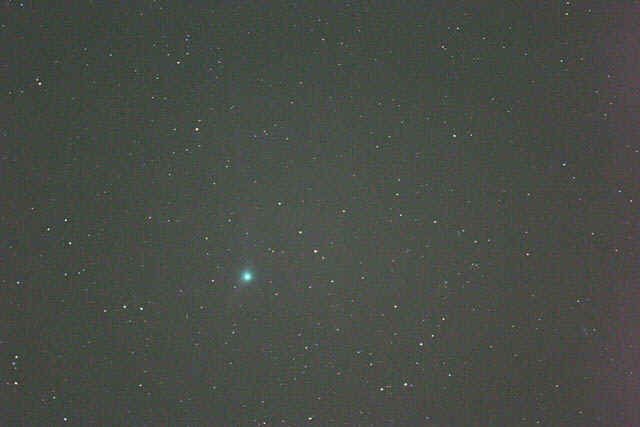 041114comet_linear_03k4-b.jpg (33660 bytes)